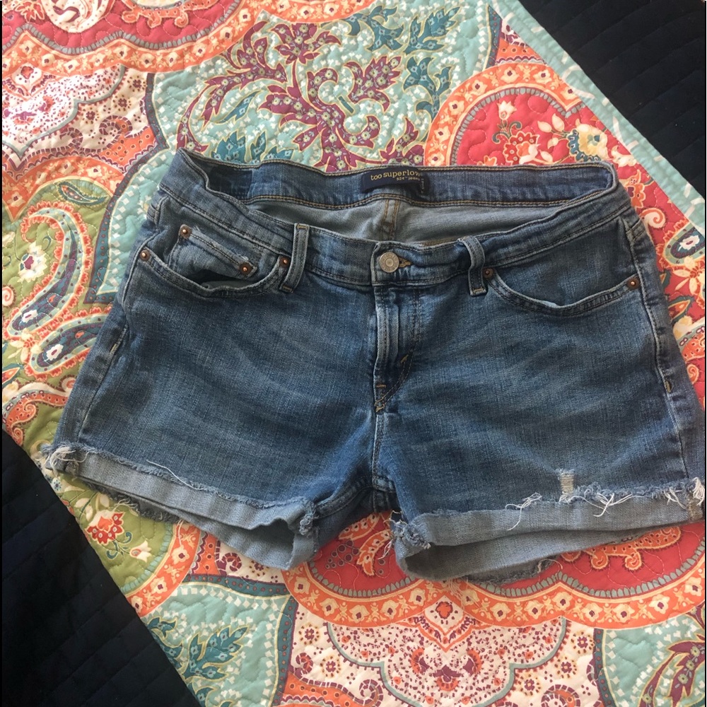 Levi too super low 524 jean shorts